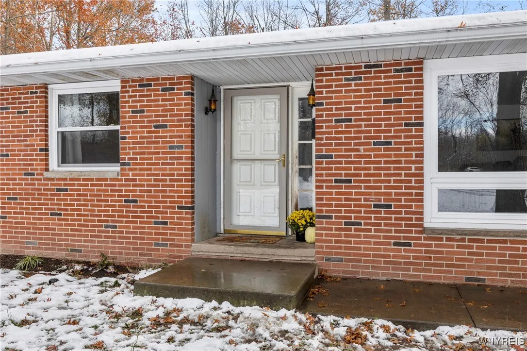 4037 Calkins Road, Lewiston, New York 14174, Lewiston, New York 14174, 3 Bedrooms Bedrooms, 6 Rooms Rooms,2 BathroomsBathrooms,Residential,For Sale,4037 Calkins Road, Lewiston, New York 14174,0,B1649971