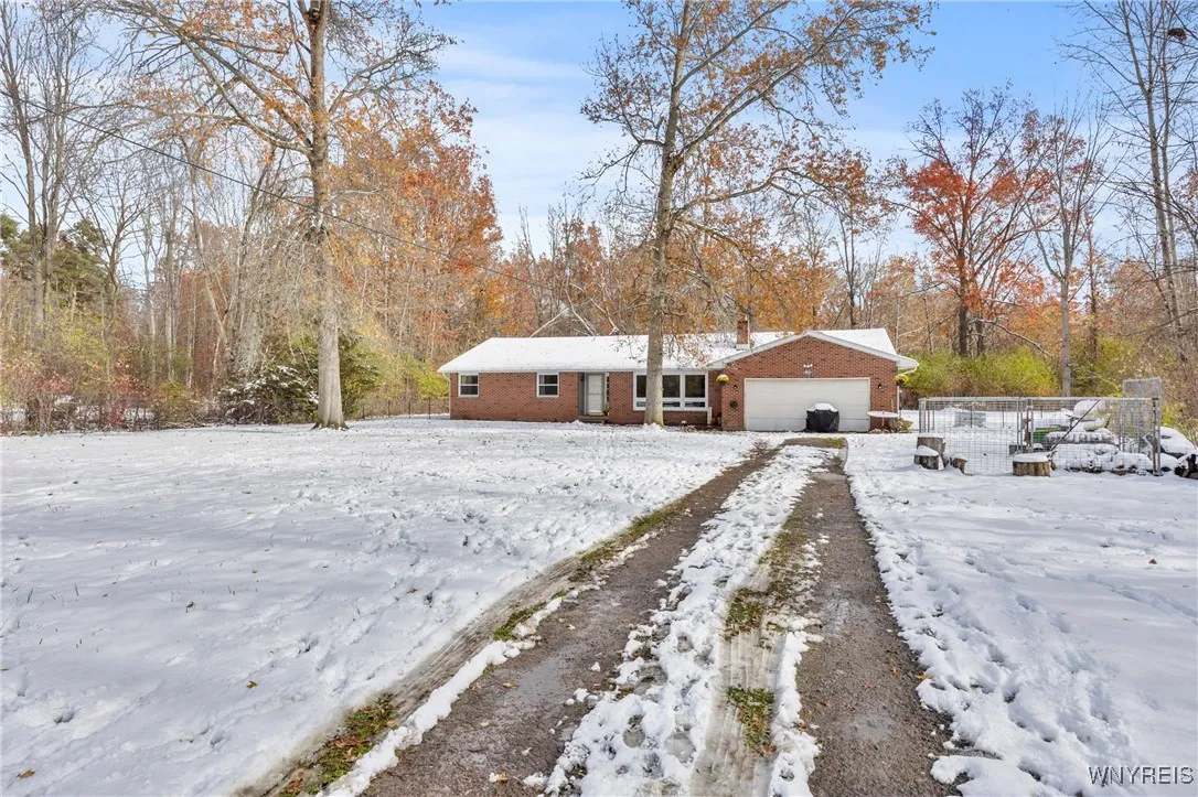 4037 Calkins Road, Lewiston, New York 14174, Lewiston, New York 14174, 3 Bedrooms Bedrooms, 6 Rooms Rooms,2 BathroomsBathrooms,Residential,For Sale,4037 Calkins Road, Lewiston, New York 14174,0,B1649971