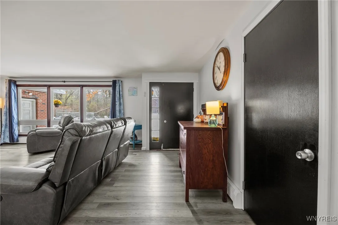 4037 Calkins Road, Lewiston, New York 14174, Lewiston, New York 14174, 3 Bedrooms Bedrooms, 6 Rooms Rooms,2 BathroomsBathrooms,Residential,For Sale,4037 Calkins Road, Lewiston, New York 14174,0,B1649971