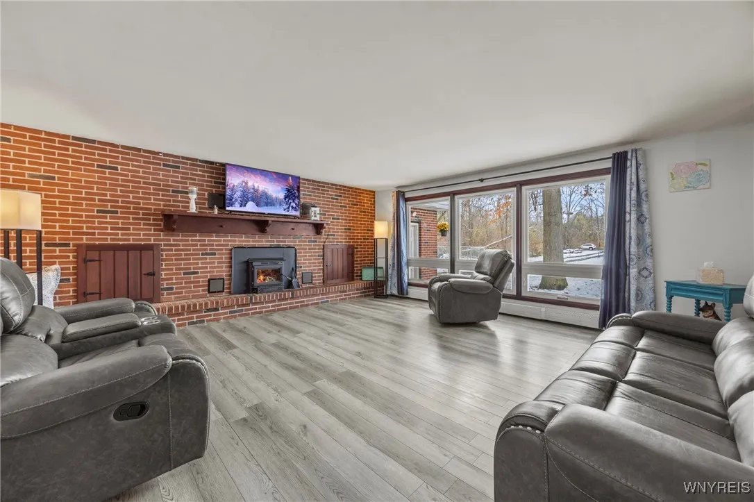 4037 Calkins Road, Lewiston, New York 14174, Lewiston, New York 14174, 3 Bedrooms Bedrooms, 6 Rooms Rooms,2 BathroomsBathrooms,Residential,For Sale,4037 Calkins Road, Lewiston, New York 14174,0,B1649971