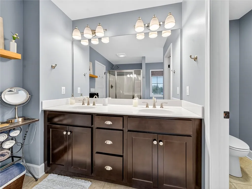 En-Suite Double Vanity