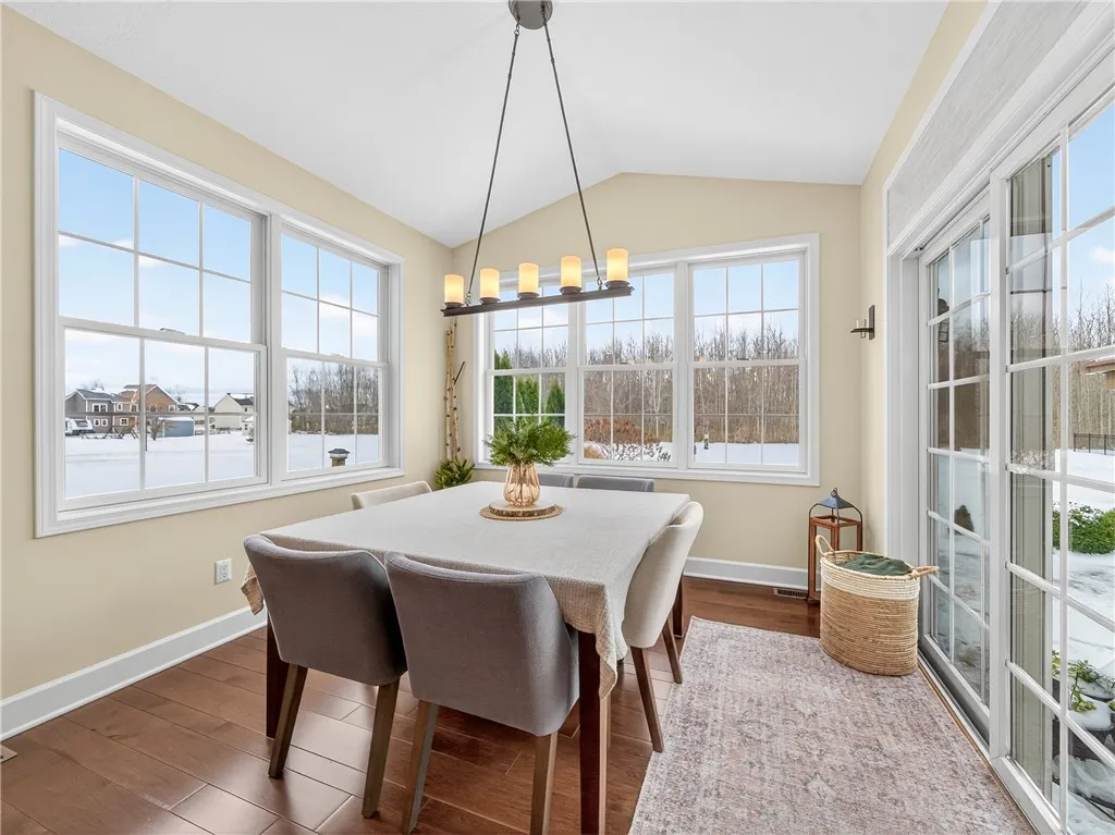 Eating Area off of Kitchen w/Sliding Glass door to Stamped Concrete Patio
