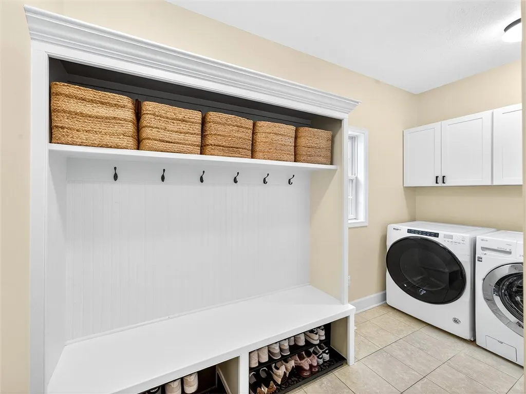 Custom built-in Lockers w/storage