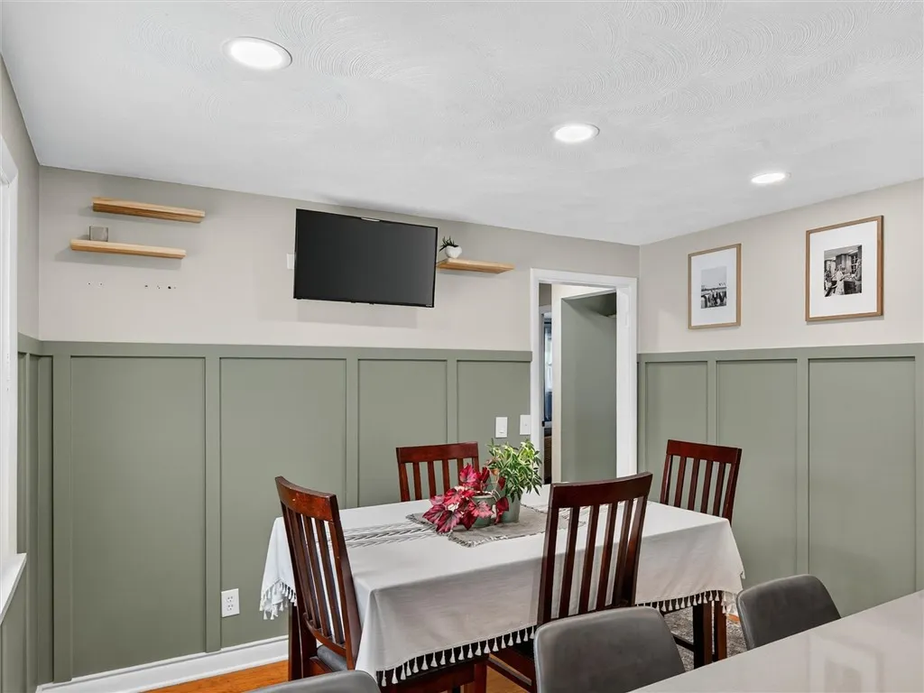 281 Woodruff Drive, Webster, New York 14580, Webster, New York 14580, 2 Bedrooms Bedrooms, 4 Rooms Rooms,1 BathroomBathrooms,Residential,For Sale,281 Woodruff Drive, Webster, New York 14580,0,R1649162