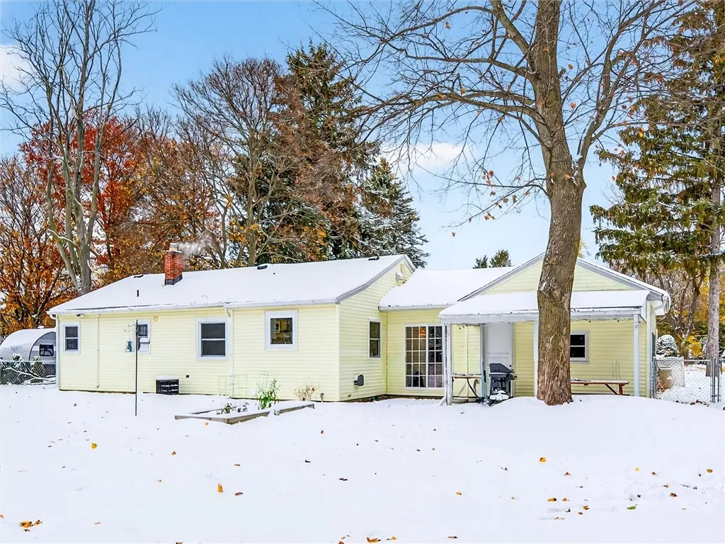 281 Woodruff Drive, Webster, New York 14580, Webster, New York 14580, 2 Bedrooms Bedrooms, 4 Rooms Rooms,1 BathroomBathrooms,Residential,For Sale,281 Woodruff Drive, Webster, New York 14580,0,R1649162