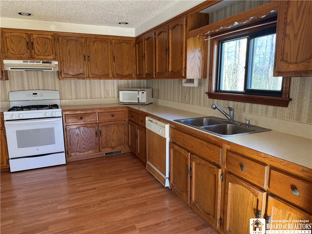 6167 Davis Road, North Harmony, New York 14757, Chautauqua, New York 14757, 3 Bedrooms Bedrooms, 6 Rooms Rooms,2 BathroomsBathrooms,Residential,For Sale,6167 Davis Road, North Harmony, New York 14757,0,R1650224