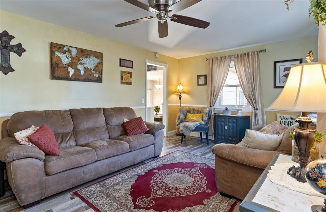 4081 Mount Read Boulevard, Greece, New York 14616, Greece, New York 14616, 3 Bedrooms Bedrooms, 6 Rooms Rooms,1 BathroomBathrooms,Residential,For Sale,4081 Mount Read Boulevard, Greece, New York 14616,0,R1650565