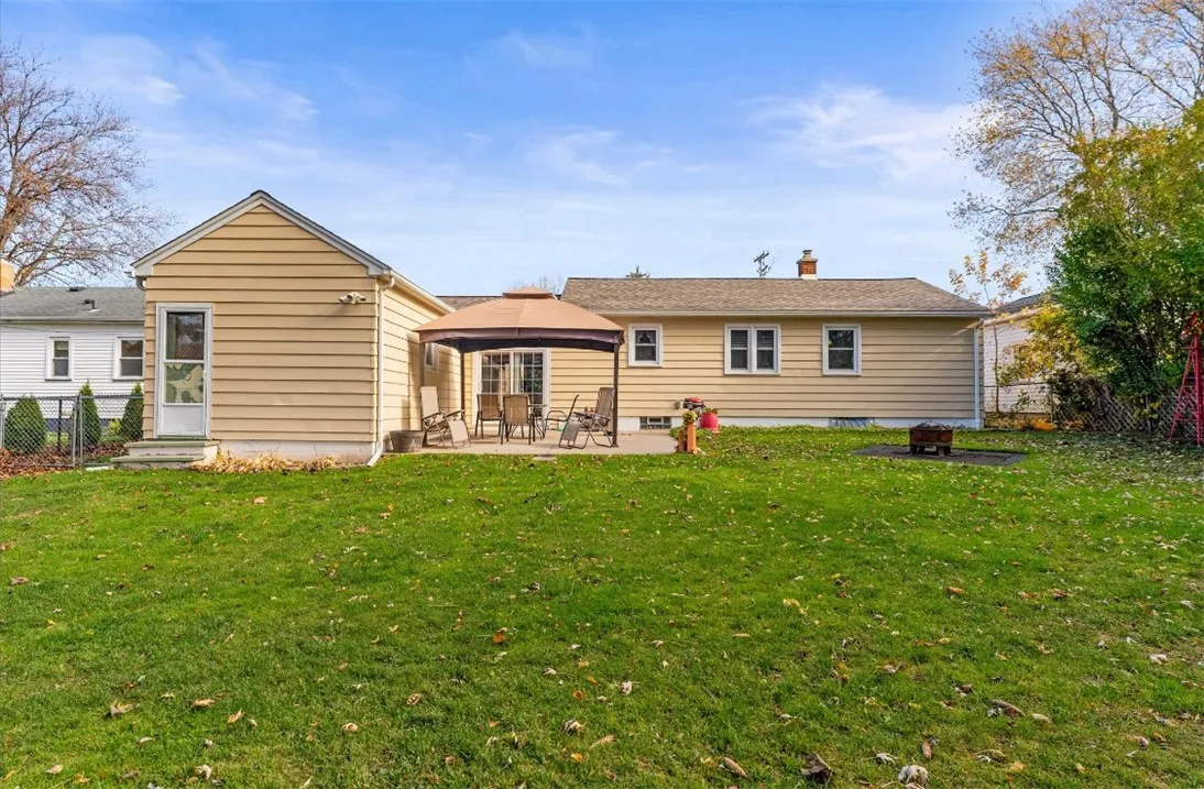 4081 Mount Read Boulevard, Greece, New York 14616, Greece, New York 14616, 3 Bedrooms Bedrooms, 6 Rooms Rooms,1 BathroomBathrooms,Residential,For Sale,4081 Mount Read Boulevard, Greece, New York 14616,0,R1650565