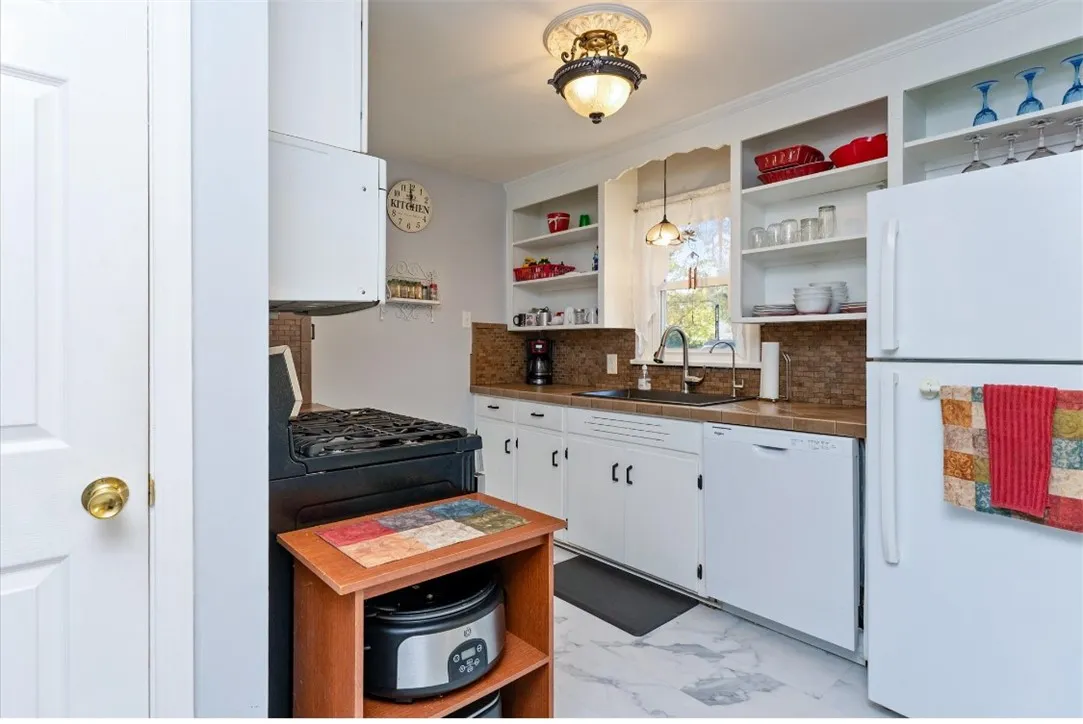 4081 Mount Read Boulevard, Greece, New York 14616, Greece, New York 14616, 3 Bedrooms Bedrooms, 6 Rooms Rooms,1 BathroomBathrooms,Residential,For Sale,4081 Mount Read Boulevard, Greece, New York 14616,0,R1650565