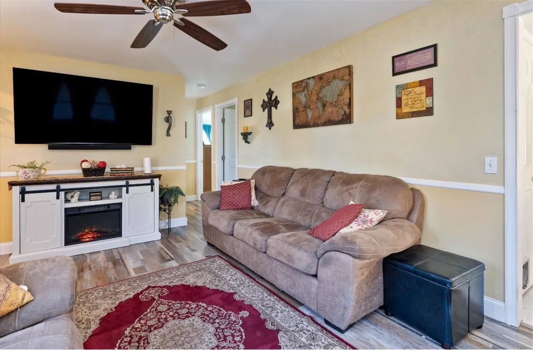 4081 Mount Read Boulevard, Greece, New York 14616, Greece, New York 14616, 3 Bedrooms Bedrooms, 6 Rooms Rooms,1 BathroomBathrooms,Residential,For Sale,4081 Mount Read Boulevard, Greece, New York 14616,0,R1650565