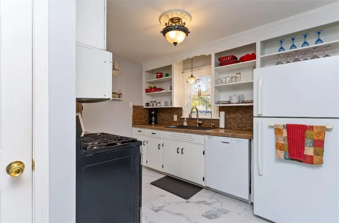 4081 Mount Read Boulevard, Greece, New York 14616, Greece, New York 14616, 3 Bedrooms Bedrooms, 6 Rooms Rooms,1 BathroomBathrooms,Residential,For Sale,4081 Mount Read Boulevard, Greece, New York 14616,0,R1650565