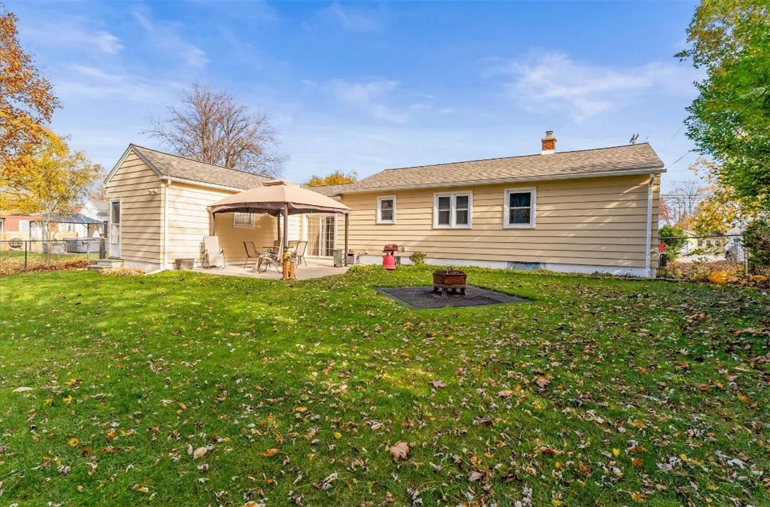 4081 Mount Read Boulevard, Greece, New York 14616, Greece, New York 14616, 3 Bedrooms Bedrooms, 6 Rooms Rooms,1 BathroomBathrooms,Residential,For Sale,4081 Mount Read Boulevard, Greece, New York 14616,0,R1650565