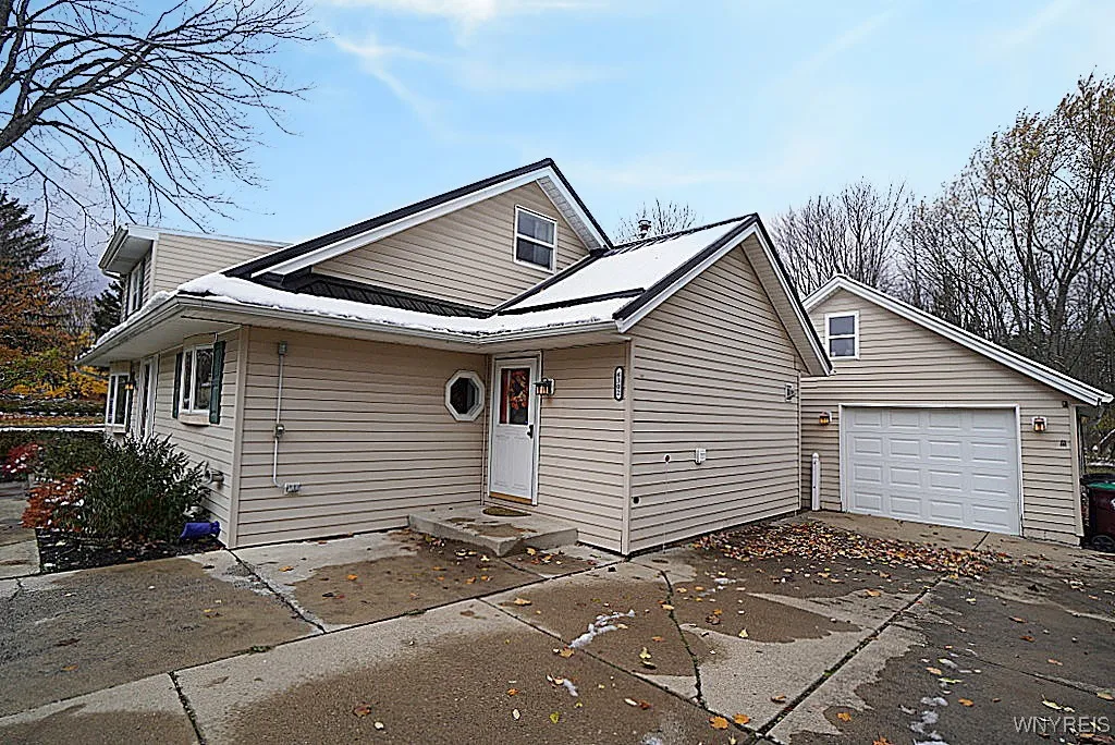 6302 Webster Road, Orchard Park, New York 14127, Orchard Park, New York 14127, 4 Bedrooms Bedrooms, 9 Rooms Rooms,1 BathroomBathrooms,Residential,For Sale,6302 Webster Road, Orchard Park, New York 14127,0,B1650635