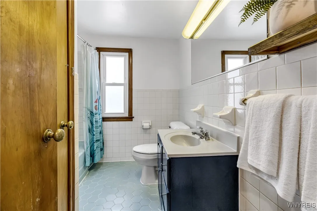 First floor full bath