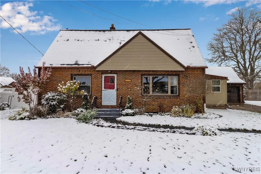 190 West Avenue, Lancaster, New York 14043, Lancaster, New York 14043, 4 Bedrooms Bedrooms, 13 Rooms Rooms,2 BathroomsBathrooms,Residential,For Sale,190 West Avenue, Lancaster, New York 14043,0,B1650184