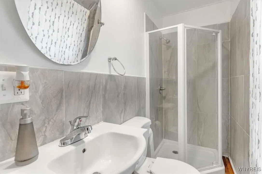 228 Highgate Avenue, Buffalo, New York 14215, Buffalo, New York 14215, 4 Bedrooms Bedrooms, 7 Rooms Rooms,2 BathroomsBathrooms,Residential Lease,For Rent,228 Highgate Avenue, Buffalo, New York 14215,0,B1650654