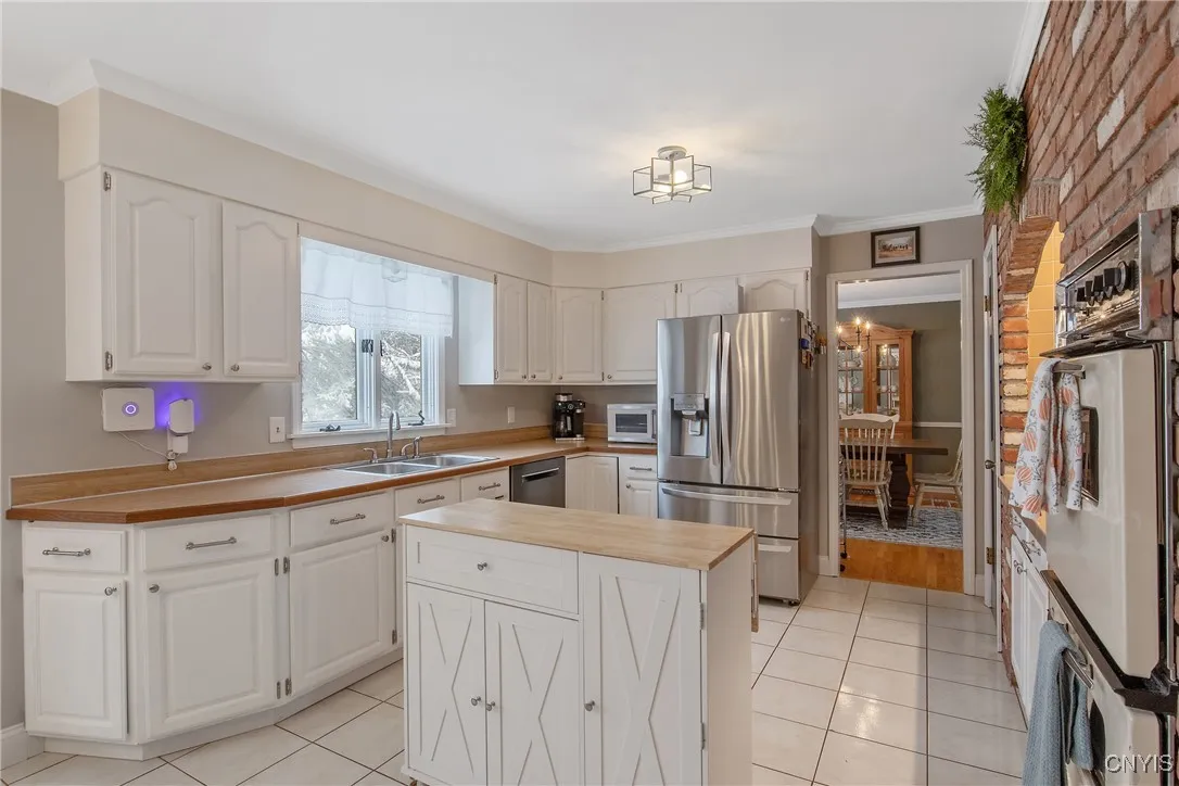 3432 Stanford Drive, Lysander, New York 13027, Lysander, New York 13027, 4 Bedrooms Bedrooms, 11 Rooms Rooms,2 BathroomsBathrooms,Residential,For Sale,3432 Stanford Drive, Lysander, New York 13027,0,S1650595