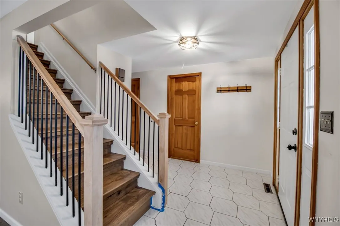 12 Arrow Trail, Lancaster, New York 14086, Lancaster, New York 14086, 4 Bedrooms Bedrooms, 10 Rooms Rooms,2 BathroomsBathrooms,Residential,For Sale,12 Arrow Trail, Lancaster, New York 14086,0,B1650367