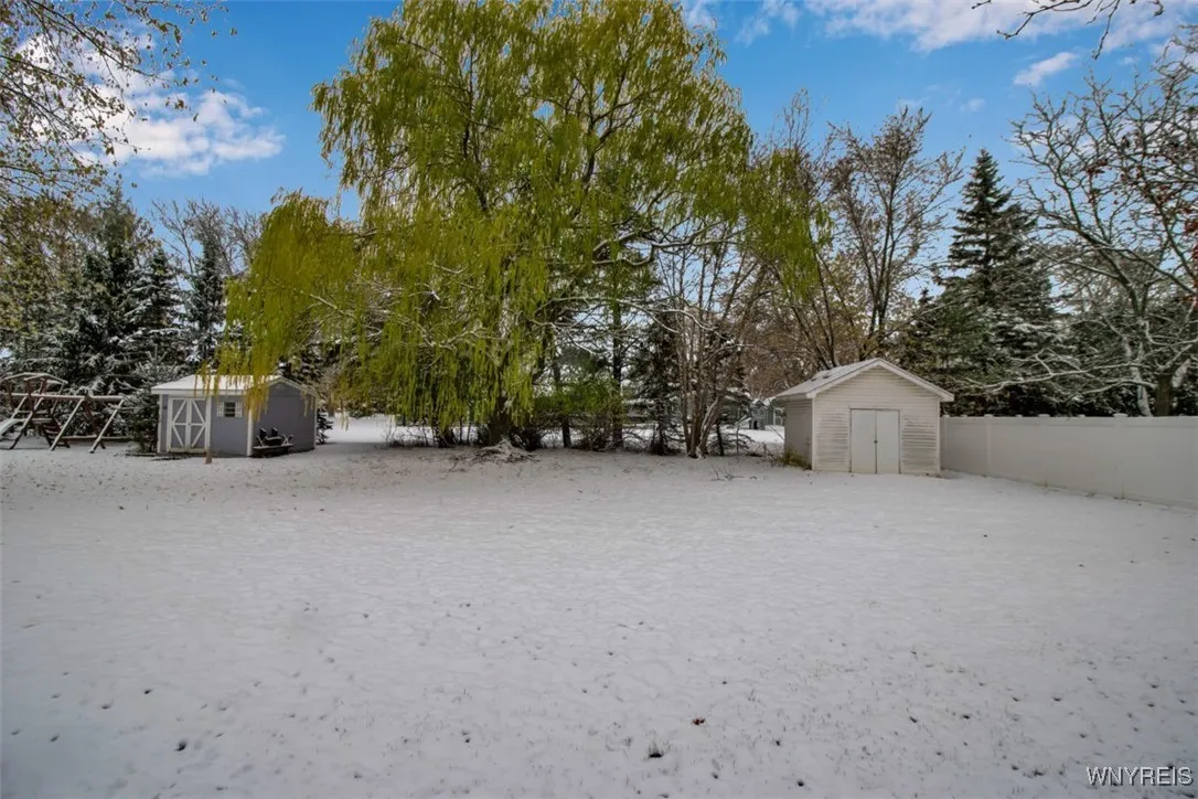 12 Arrow Trail, Lancaster, New York 14086, Lancaster, New York 14086, 4 Bedrooms Bedrooms, 10 Rooms Rooms,2 BathroomsBathrooms,Residential,For Sale,12 Arrow Trail, Lancaster, New York 14086,0,B1650367