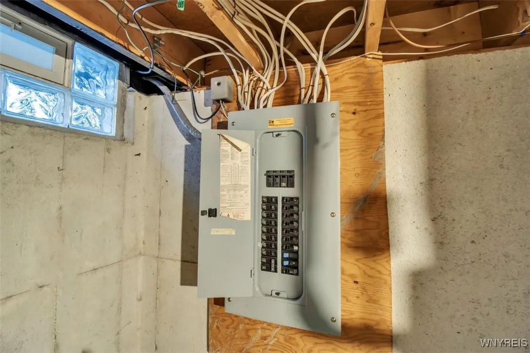 12 Arrow Trail, Lancaster, New York 14086, Lancaster, New York 14086, 4 Bedrooms Bedrooms, 10 Rooms Rooms,2 BathroomsBathrooms,Residential,For Sale,12 Arrow Trail, Lancaster, New York 14086,0,B1650367