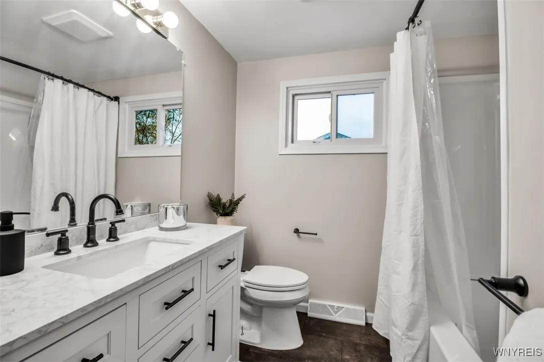 12 Arrow Trail, Lancaster, New York 14086, Lancaster, New York 14086, 4 Bedrooms Bedrooms, 10 Rooms Rooms,2 BathroomsBathrooms,Residential,For Sale,12 Arrow Trail, Lancaster, New York 14086,0,B1650367