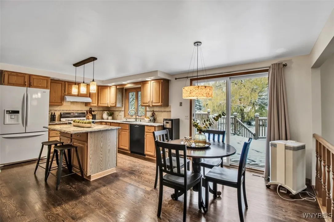 12 Arrow Trail, Lancaster, New York 14086, Lancaster, New York 14086, 4 Bedrooms Bedrooms, 10 Rooms Rooms,2 BathroomsBathrooms,Residential,For Sale,12 Arrow Trail, Lancaster, New York 14086,0,B1650367