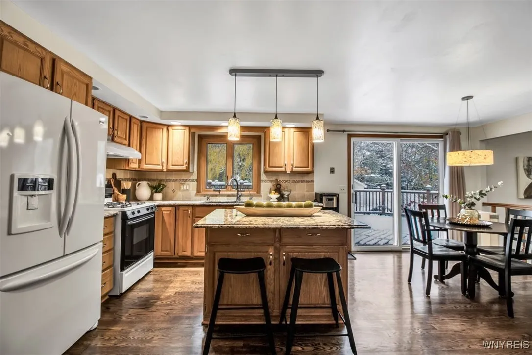 12 Arrow Trail, Lancaster, New York 14086, Lancaster, New York 14086, 4 Bedrooms Bedrooms, 10 Rooms Rooms,2 BathroomsBathrooms,Residential,For Sale,12 Arrow Trail, Lancaster, New York 14086,0,B1650367