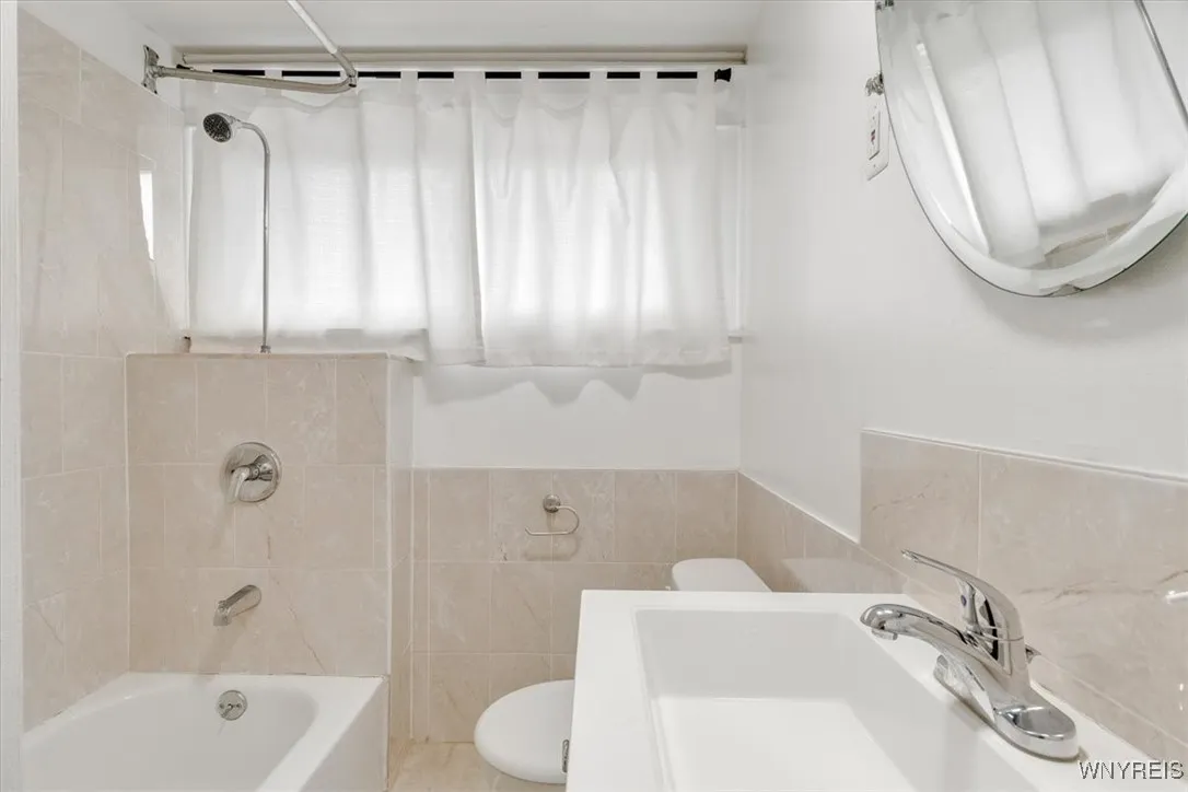 228 Highgate Avenue, Buffalo, New York 14215, Buffalo, New York 14215, 4 Bedrooms Bedrooms, 8 Rooms Rooms,2 BathroomsBathrooms,Residential,For Sale,228 Highgate Avenue, Buffalo, New York 14215,0,B1650652