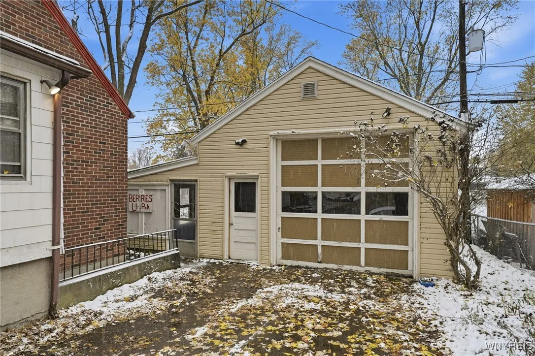 114 Westcliff Drive, West Seneca, New York 14224, West Seneca, New York 14224, 4 Bedrooms Bedrooms, 7 Rooms Rooms,2 BathroomsBathrooms,Residential,For Sale,114 Westcliff Drive, West Seneca, New York 14224,0,B1650599