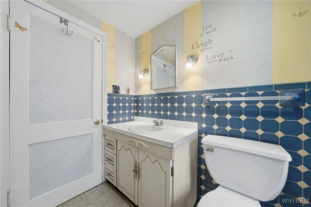 114 Westcliff Drive, West Seneca, New York 14224, West Seneca, New York 14224, 4 Bedrooms Bedrooms, 7 Rooms Rooms,2 BathroomsBathrooms,Residential,For Sale,114 Westcliff Drive, West Seneca, New York 14224,0,B1650599