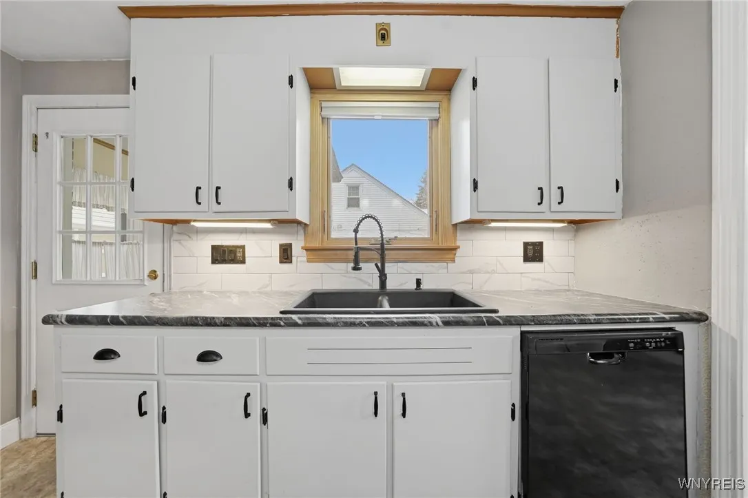 114 Westcliff Drive, West Seneca, New York 14224, West Seneca, New York 14224, 4 Bedrooms Bedrooms, 7 Rooms Rooms,2 BathroomsBathrooms,Residential,For Sale,114 Westcliff Drive, West Seneca, New York 14224,0,B1650599