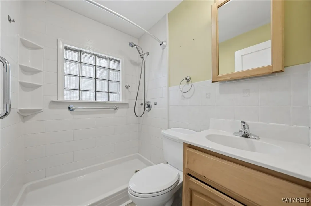 114 Westcliff Drive, West Seneca, New York 14224, West Seneca, New York 14224, 4 Bedrooms Bedrooms, 7 Rooms Rooms,2 BathroomsBathrooms,Residential,For Sale,114 Westcliff Drive, West Seneca, New York 14224,0,B1650599