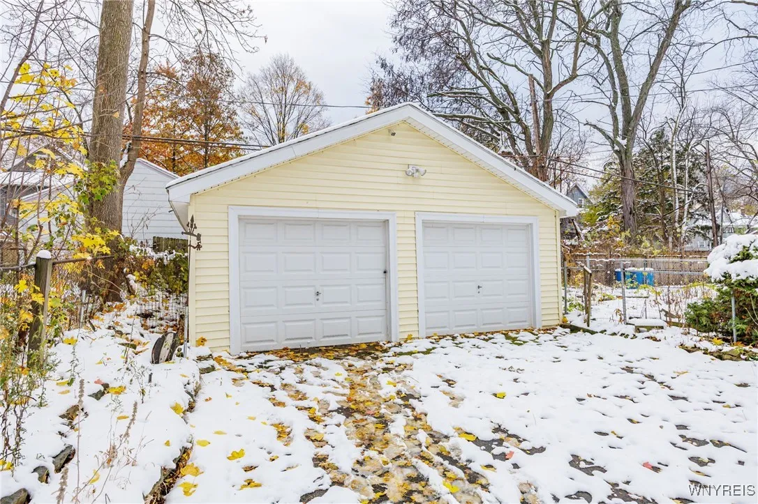 267 Flower City Park, Rochester, New York 14615, Rochester, New York 14615, 3 Bedrooms Bedrooms, 7 Rooms Rooms,1 BathroomBathrooms,Residential,For Sale,267 Flower City Park, Rochester, New York 14615,0,B1650500