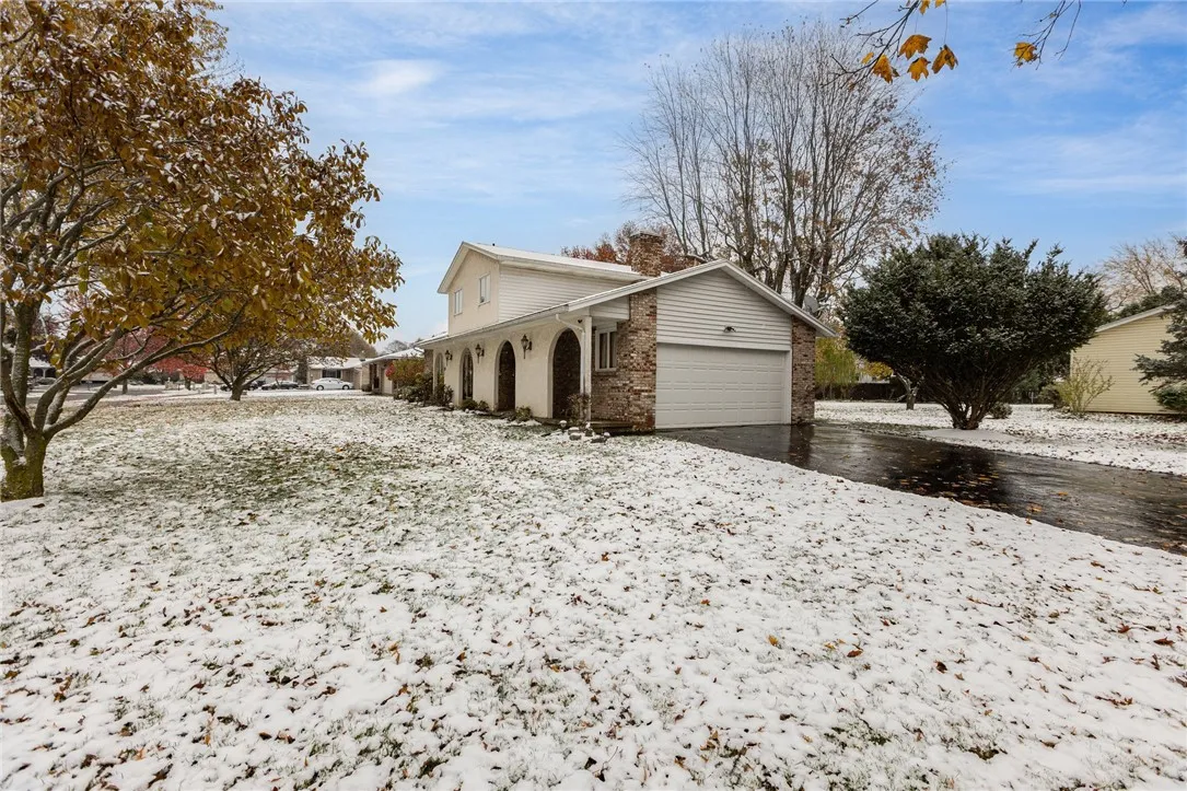 28 Venice Circle, Irondequoit, New York 14609, Irondequoit, New York 14609, 4 Bedrooms Bedrooms, 7 Rooms Rooms,2 BathroomsBathrooms,Residential,For Sale,28 Venice Circle, Irondequoit, New York 14609,0,R1650054