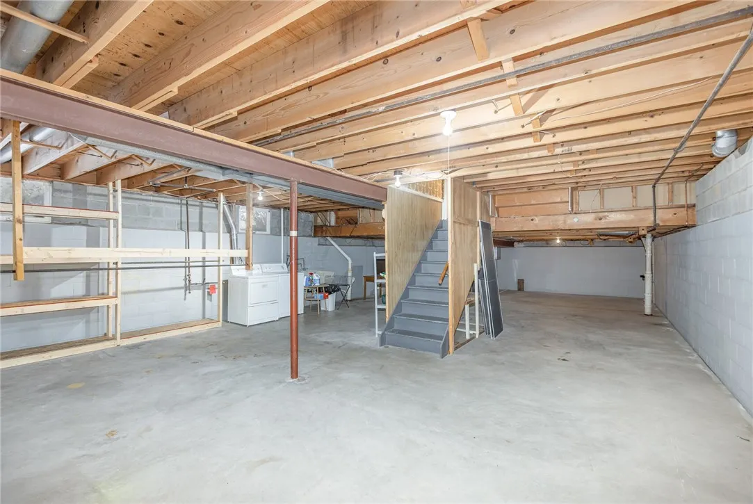 28 Venice Circle, Irondequoit, New York 14609, Irondequoit, New York 14609, 4 Bedrooms Bedrooms, 7 Rooms Rooms,2 BathroomsBathrooms,Residential,For Sale,28 Venice Circle, Irondequoit, New York 14609,0,R1650054