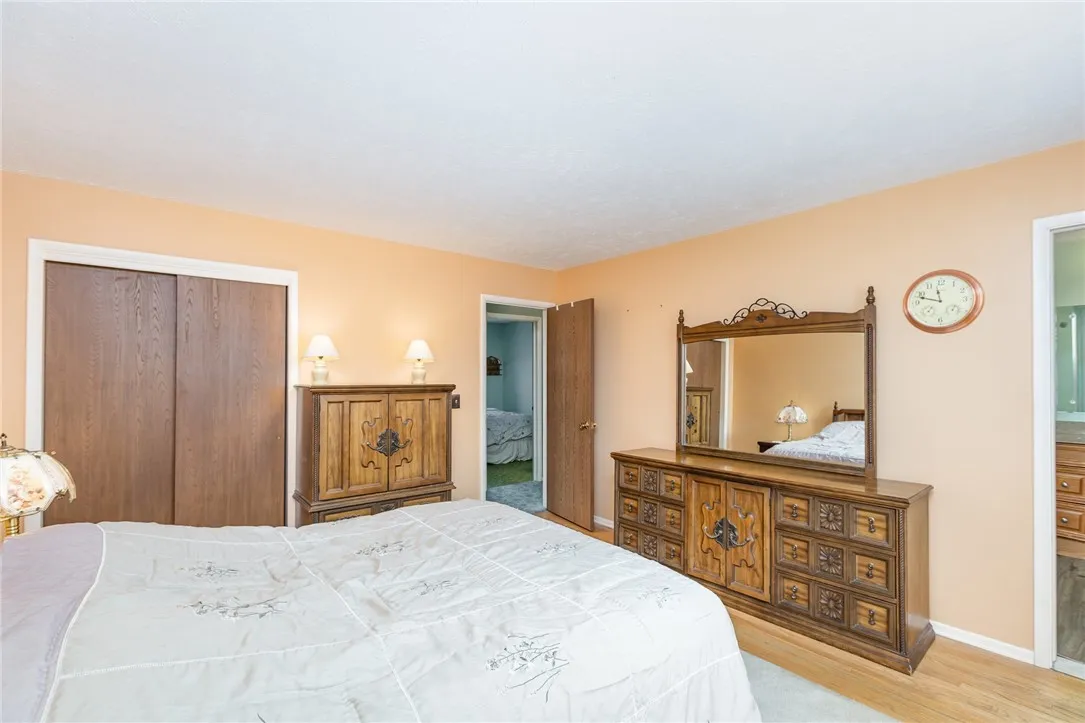 28 Venice Circle, Irondequoit, New York 14609, Irondequoit, New York 14609, 4 Bedrooms Bedrooms, 7 Rooms Rooms,2 BathroomsBathrooms,Residential,For Sale,28 Venice Circle, Irondequoit, New York 14609,0,R1650054