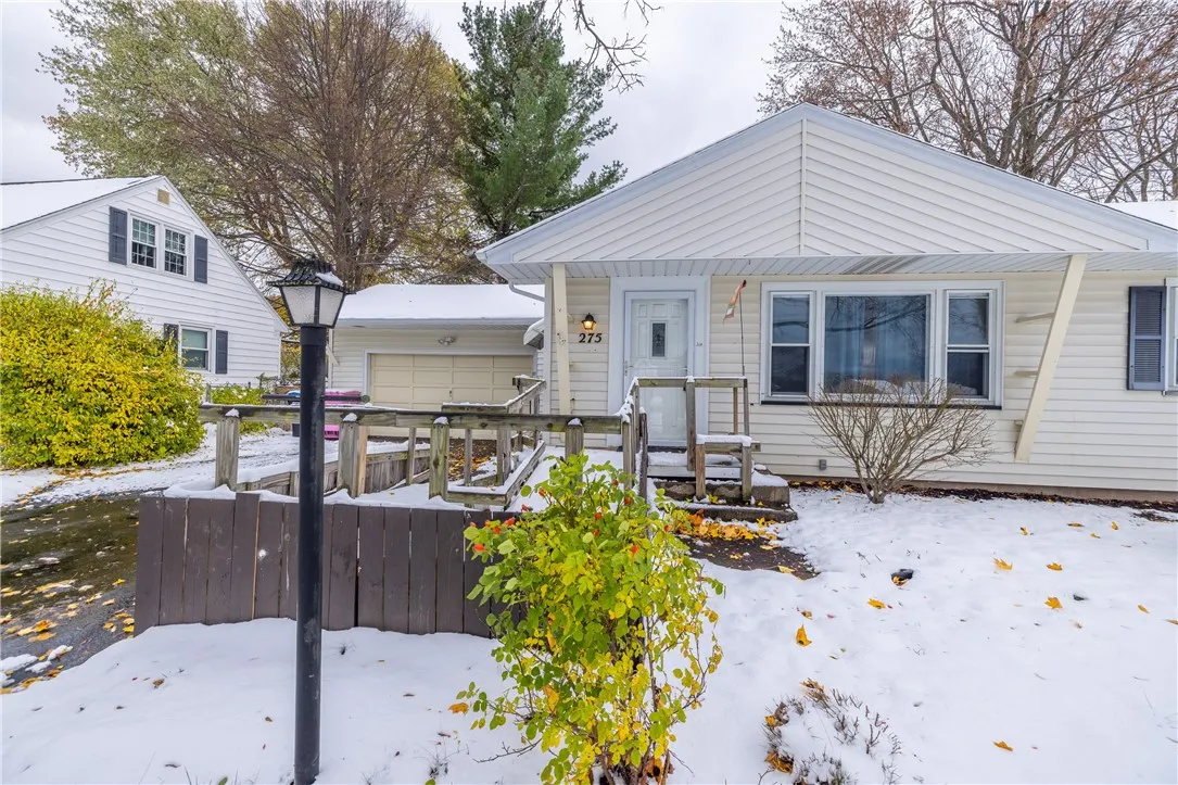 275 Sandalwood Drive, Greece, New York 14616, Greece, New York 14616, 2 Bedrooms Bedrooms, 5 Rooms Rooms,1 BathroomBathrooms,Residential,For Sale,275 Sandalwood Drive, Greece, New York 14616,0,R1641348