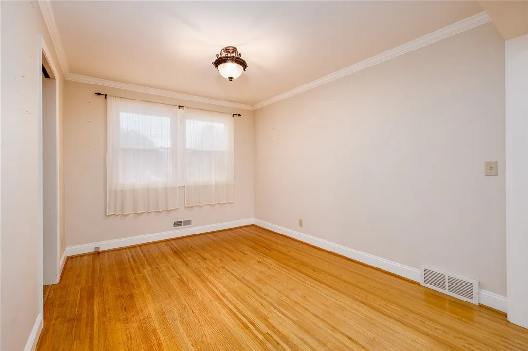 275 Sandalwood Drive, Greece, New York 14616, Greece, New York 14616, 2 Bedrooms Bedrooms, 5 Rooms Rooms,1 BathroomBathrooms,Residential,For Sale,275 Sandalwood Drive, Greece, New York 14616,0,R1641348