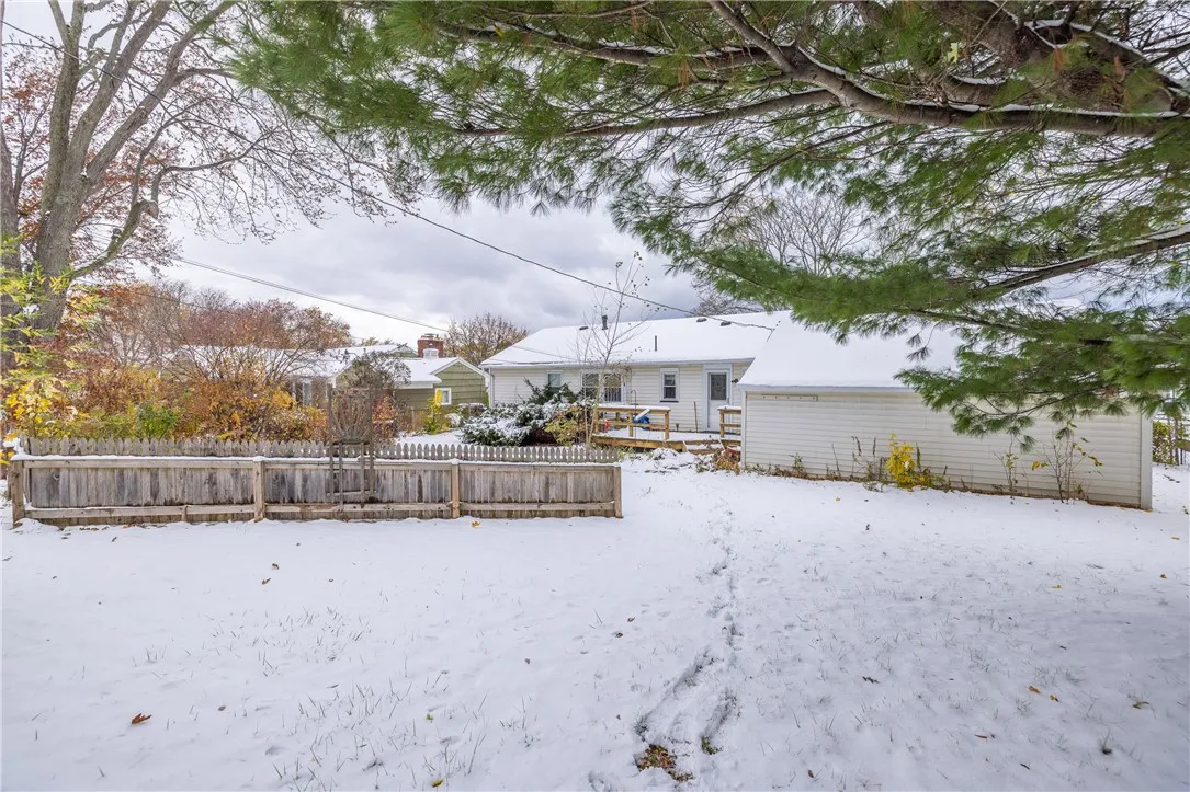 275 Sandalwood Drive, Greece, New York 14616, Greece, New York 14616, 2 Bedrooms Bedrooms, 5 Rooms Rooms,1 BathroomBathrooms,Residential,For Sale,275 Sandalwood Drive, Greece, New York 14616,0,R1641348