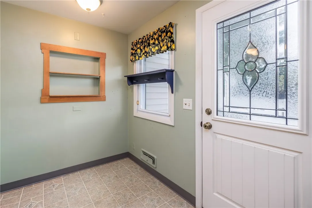 275 Sandalwood Drive, Greece, New York 14616, Greece, New York 14616, 2 Bedrooms Bedrooms, 5 Rooms Rooms,1 BathroomBathrooms,Residential,For Sale,275 Sandalwood Drive, Greece, New York 14616,0,R1641348