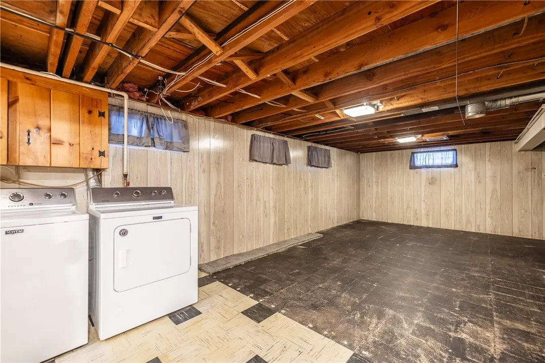 275 Sandalwood Drive, Greece, New York 14616, Greece, New York 14616, 2 Bedrooms Bedrooms, 5 Rooms Rooms,1 BathroomBathrooms,Residential,For Sale,275 Sandalwood Drive, Greece, New York 14616,0,R1641348