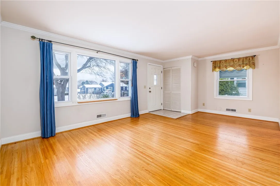 275 Sandalwood Drive, Greece, New York 14616, Greece, New York 14616, 2 Bedrooms Bedrooms, 5 Rooms Rooms,1 BathroomBathrooms,Residential,For Sale,275 Sandalwood Drive, Greece, New York 14616,0,R1641348