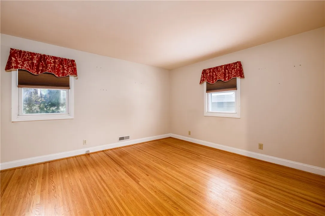 275 Sandalwood Drive, Greece, New York 14616, Greece, New York 14616, 2 Bedrooms Bedrooms, 5 Rooms Rooms,1 BathroomBathrooms,Residential,For Sale,275 Sandalwood Drive, Greece, New York 14616,0,R1641348