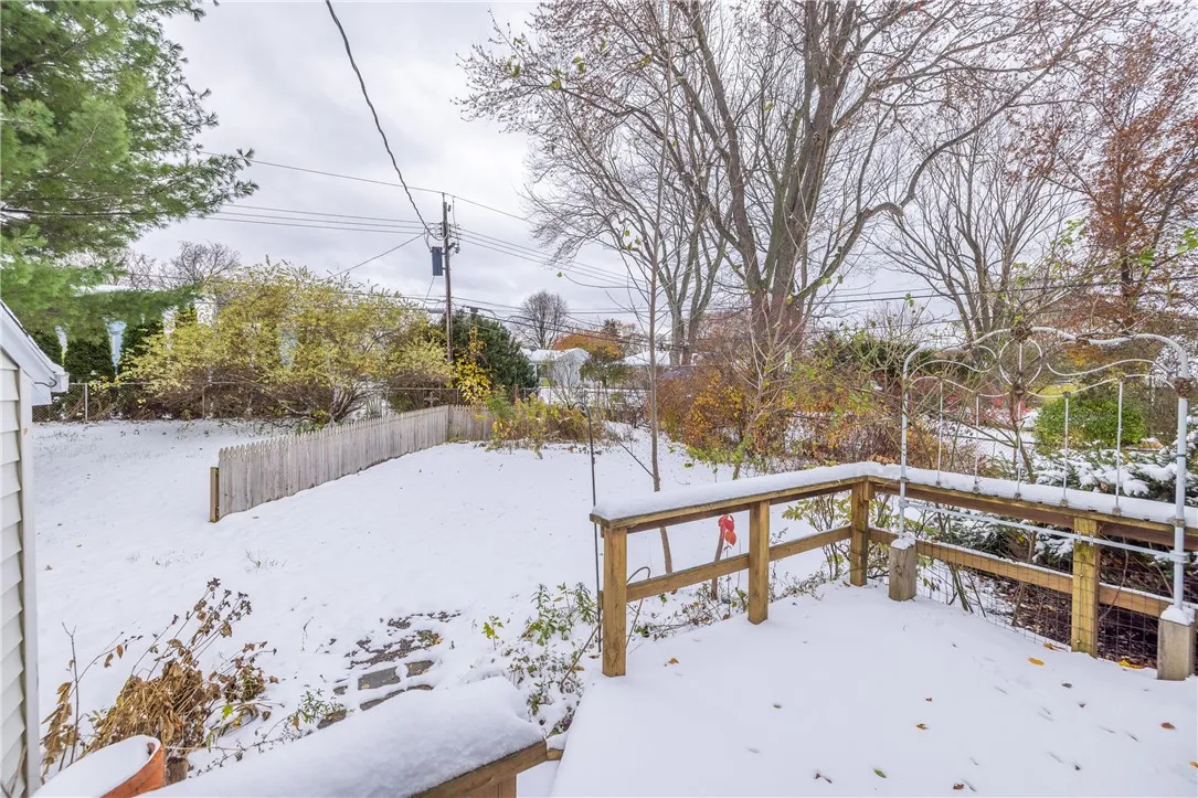 275 Sandalwood Drive, Greece, New York 14616, Greece, New York 14616, 2 Bedrooms Bedrooms, 5 Rooms Rooms,1 BathroomBathrooms,Residential,For Sale,275 Sandalwood Drive, Greece, New York 14616,0,R1641348