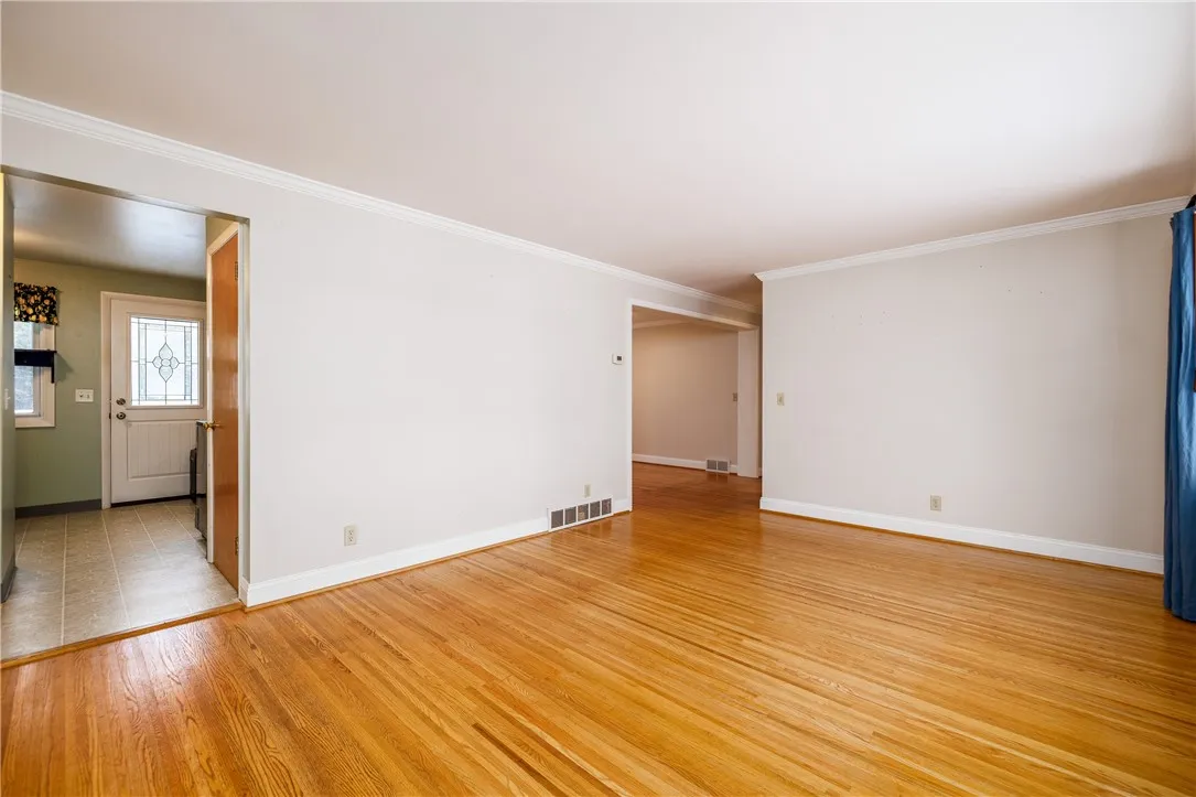 275 Sandalwood Drive, Greece, New York 14616, Greece, New York 14616, 2 Bedrooms Bedrooms, 5 Rooms Rooms,1 BathroomBathrooms,Residential,For Sale,275 Sandalwood Drive, Greece, New York 14616,0,R1641348