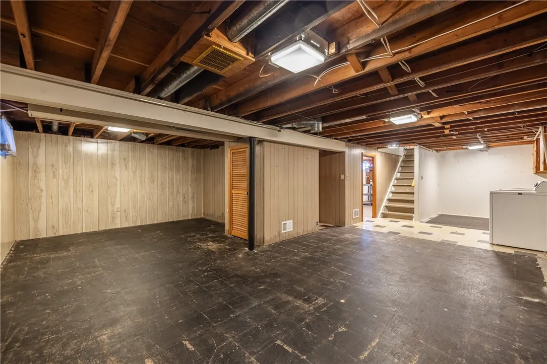 275 Sandalwood Drive, Greece, New York 14616, Greece, New York 14616, 2 Bedrooms Bedrooms, 5 Rooms Rooms,1 BathroomBathrooms,Residential,For Sale,275 Sandalwood Drive, Greece, New York 14616,0,R1641348