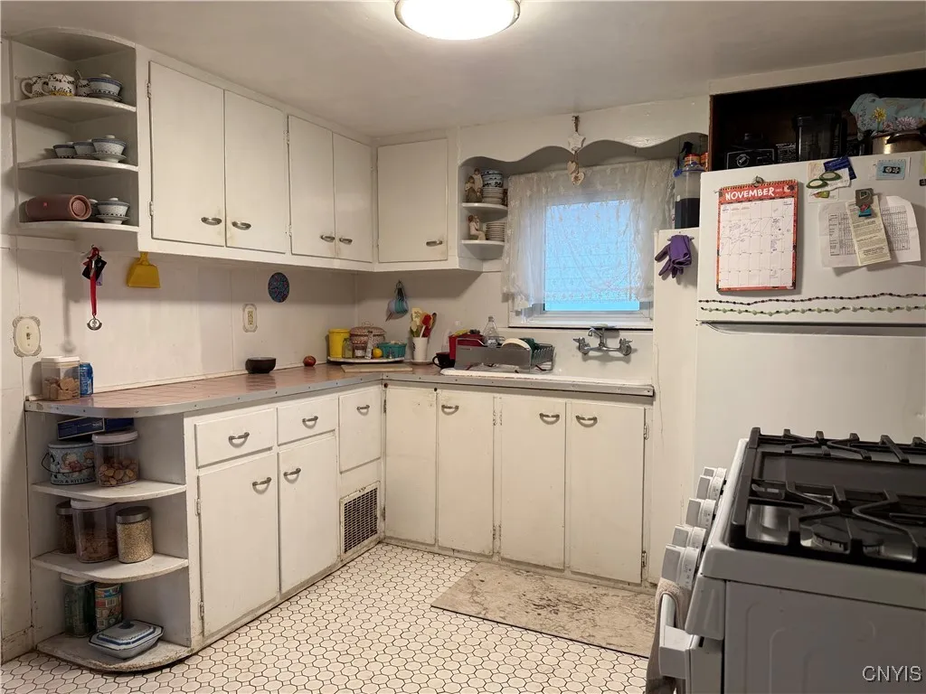 150 Elm Street, Cortland, New York 13045, Cortland, New York 13045, 2 Bedrooms Bedrooms, 6 Rooms Rooms,1 BathroomBathrooms,Residential,For Sale,150 Elm Street, Cortland, New York 13045,0,S1650655