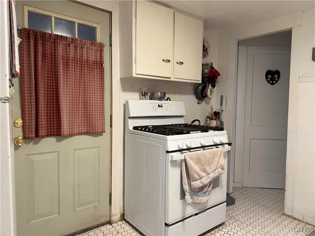 150 Elm Street, Cortland, New York 13045, Cortland, New York 13045, 2 Bedrooms Bedrooms, 6 Rooms Rooms,1 BathroomBathrooms,Residential,For Sale,150 Elm Street, Cortland, New York 13045,0,S1650655