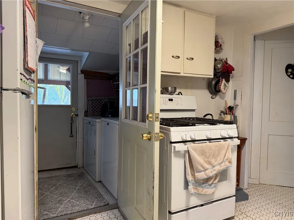 150 Elm Street, Cortland, New York 13045, Cortland, New York 13045, 2 Bedrooms Bedrooms, 6 Rooms Rooms,1 BathroomBathrooms,Residential,For Sale,150 Elm Street, Cortland, New York 13045,0,S1650655