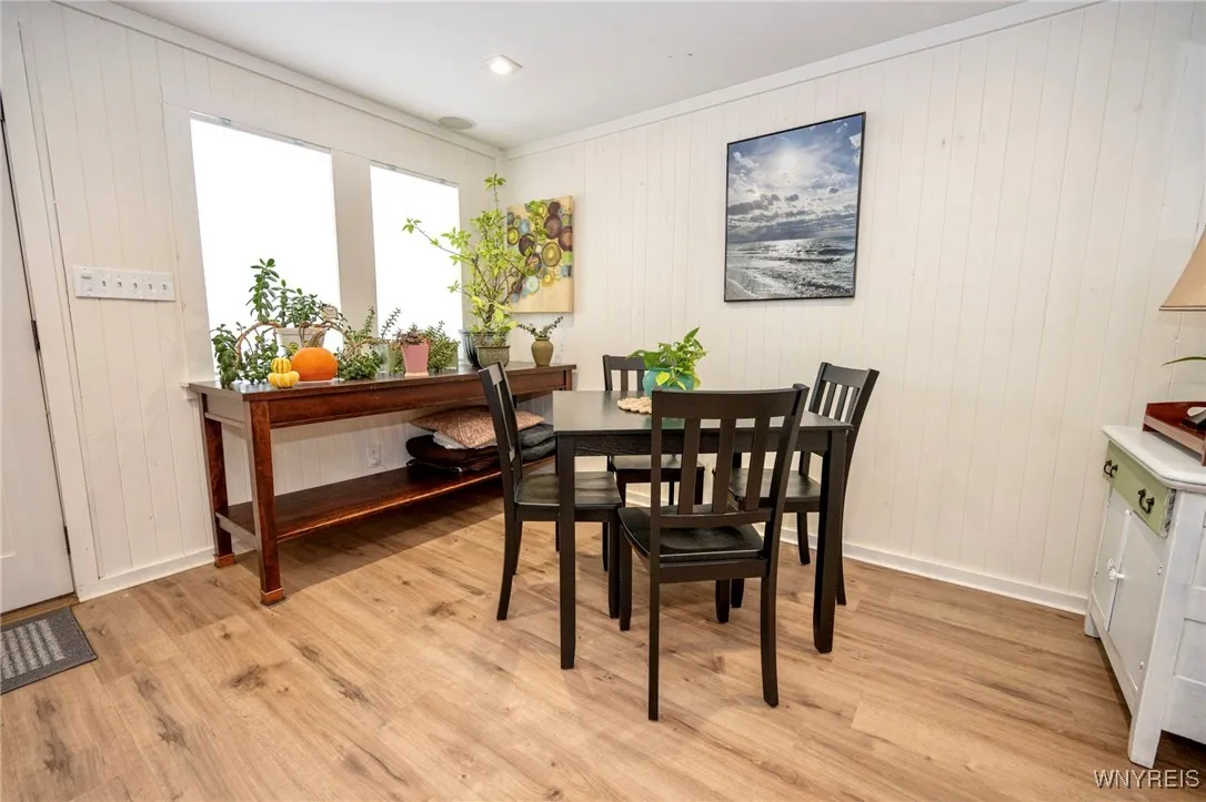 dining room.